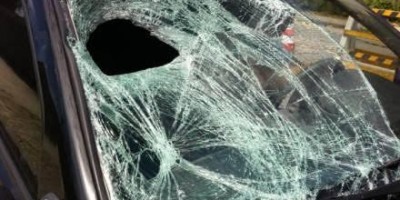Dona de casa é agredida e tem carro destruído pelo ex-marido inconformado