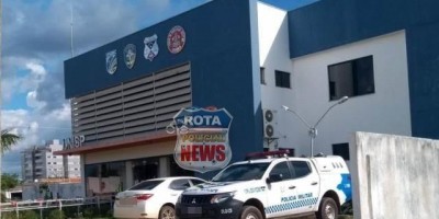 Com ciúmes do amigo, homem agride mulher a capacetadas em Vilhena