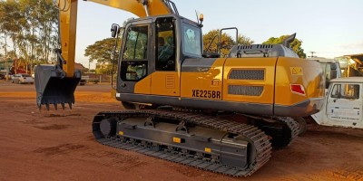 Secretaria de obras de Rolim de Moura é contemplada com escavadeira hidráulica