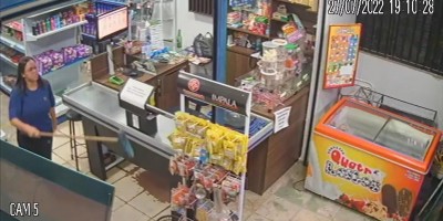 Mulher reage a assalto e expulsa ladrão a vassouradas no DF