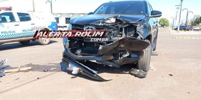 Colisão entre caminhão e camioneta foi registrada nesta manhã em Rolim de Moura
