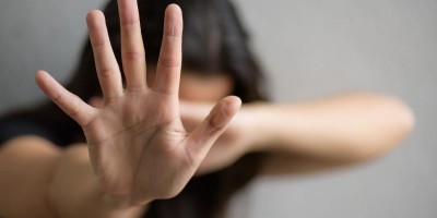 Homem é preso por agredir cunhada que o chamou para jantar