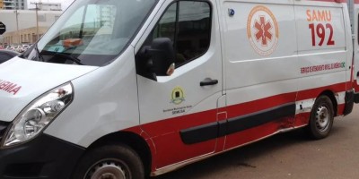 Jovem de 18 anos é atacado a facadas por adolescente de 15 anos ao entrar em ônibus em...