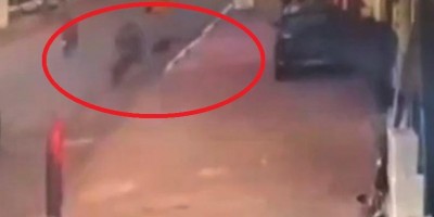 Estudante é atropelada por moto na faixa de pedestre em Porto Velho; veja o vídeo