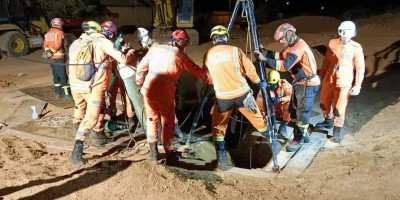 Criança morre após cair e ficar mais de 18h preso em poço de 8 metros de fundura em MG