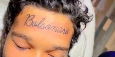 Jovem faz tatuagem com nome de “Bolsonaro” na testa e viraliza 