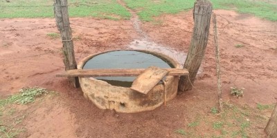 Bebê de 1 ano morre afogado após cair em cocho de água