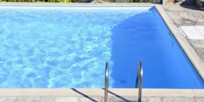 Crianças de 1 e 2 anos morrem afogadas em piscina de casa