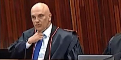 Gesto do ministro Alexandre de Moraes durante sessão causa alvoroço na web