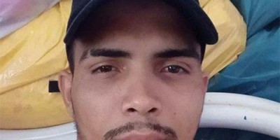 Jovem é morto a tiros ao lado de campo de futebol