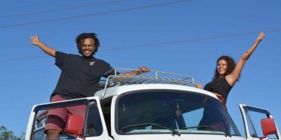 Casal que viaja pelo Brasil em kombi chega em RO