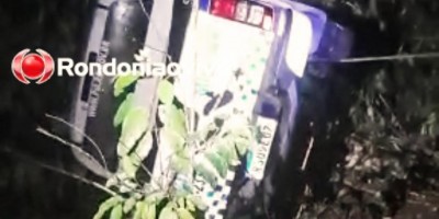 Viatura da Polícia Militar capota na BR-364 em Porto Velho 
