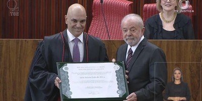 Lula é diplomado pelo TSE como presidente da República