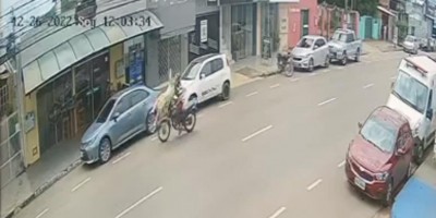 Vídeo mostra grave atropelamento de mulher em avenida de Porto Velho