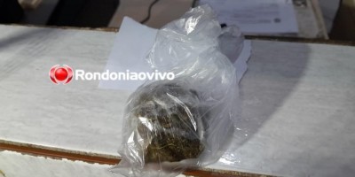 Mãe é presa levando droga nas partes íntimas para o filho