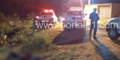 Idoso é atacado a golpes de foice no pescoço e no peito