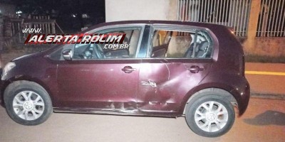Moto e carro se envolvem em acidente em Rolim de Moura