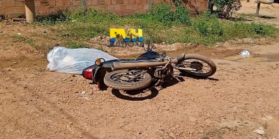 Homem é morto a tiros por dupla de moto