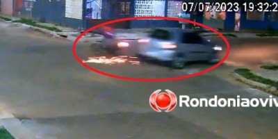 Vídeo registra grave colisão entre carro e motocicleta