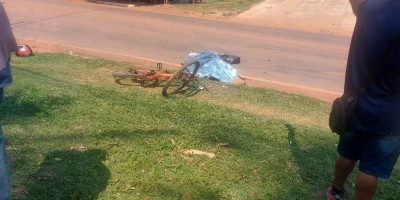 Ciclista morre após ser atropelado por caminhão em Cacoal