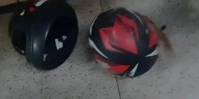 Mulher agride ex-namorado e a amiga dele a capacetadas