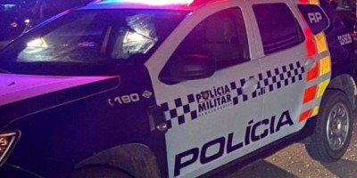 Mulher se irrita com barulho e atropela vizinhos