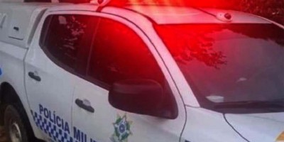 Mulher surta e tenta matar namorado a golpes de faca