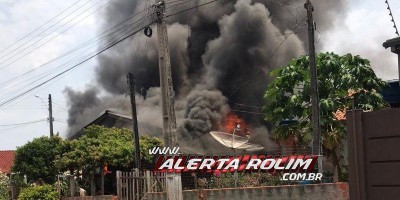 Casa é destruída por incêndio em Novo Horizonte
