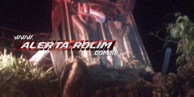 Condutora capota carro na RO-383, em Rolim de Moura