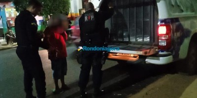 Idoso é preso após esfaquear homem em bar