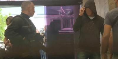 Quatro policiais civis e um advogado são presos por vender 16 toneladas de droga a...