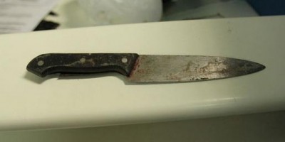 Jovem é atacado a facadas por desconhecido