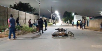 Casal é socorrido em estado grave após violenta colisão entre motos em Vilhena