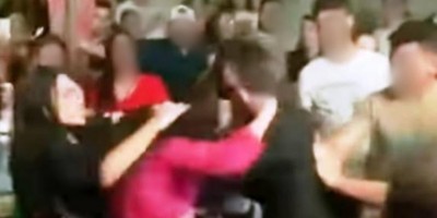 Mulher leva surra de mãe e filha por ciúmes de homem em bar