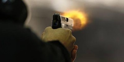 Cobrança de dívida de roupas quase termina em assassinato