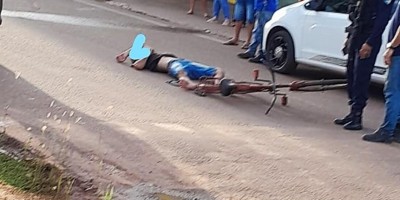 Ciclista é atropelado por carro no centro de Rolim de Moura