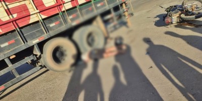Motociclista é esmagado por caminhão boiadeiro em Jaru