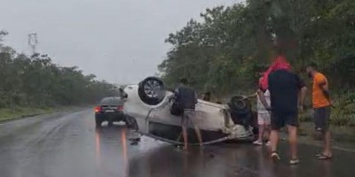 Veículo capota na BR-364, entre Vilhena e Chupinguaia