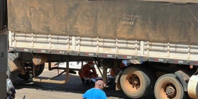 Motociclista morre esmagado por carreta em Cerejeiras