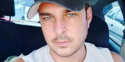 Cantor Klaus Hee, ex-integrante do Dominó, morre aos 50 anos