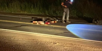 Andarilho morre atropelado por carreta na BR 364, em Jaru
