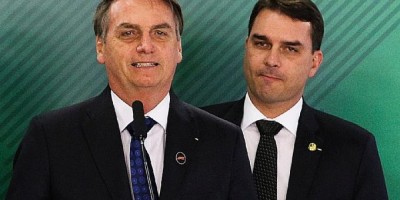 E o Jair? Direita discute papel do ex-presidente na campanha de Flávio Bolsonaro