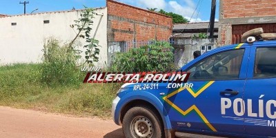Mulher foi encontrada morta em quintal de residência no bairro Boa Esperança, em Rolim...
