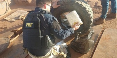 PRF apreende 60 kg de maconha na BR-364