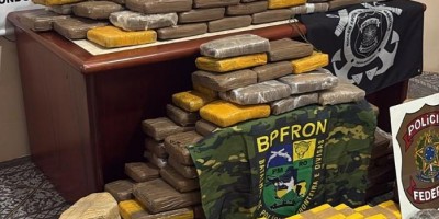 Forças de segurança interceptam embarcação com mais de 300 kg de drogas em Rondônia
