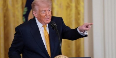 Trump anuncia acordo com Irã e fim de bloqueio naval