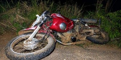 Grave colisão entre carro e moto deixa dois mortos em rodovia de Rondônia