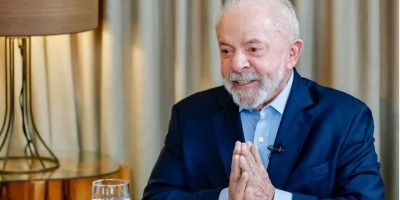 'Um imbecil de marca maior', diz Lula sobre Nikolas Ferreira
