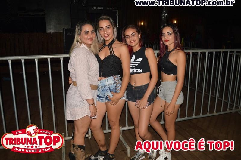 ROLIM DE MOURA: FORRO BOYS