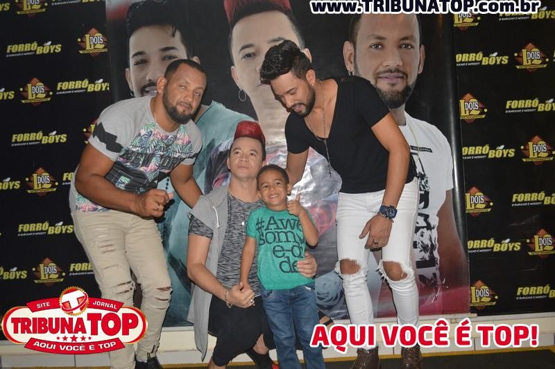 ROLIM DE MOURA: FORRO BOYS